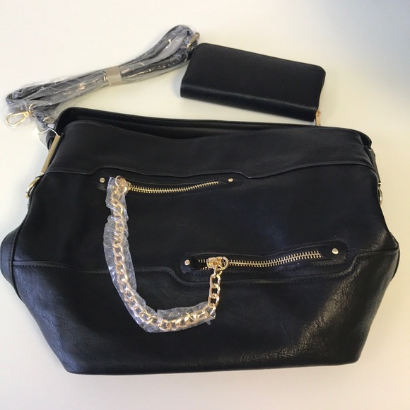 ❌SOLD❌🆕Black V- Design Shoulder/Crossbody Bag - Picture 5 of 8